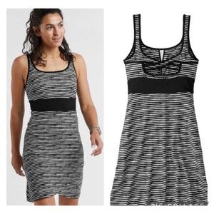 Title Nine SZ S Connelly Dress Activewear Shelf Bra Black/ White Striped Strappy